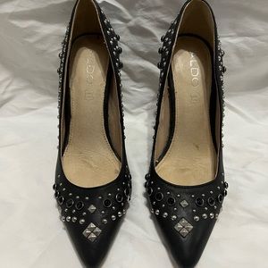 ALDO size 8.5 pumps. Great condition.